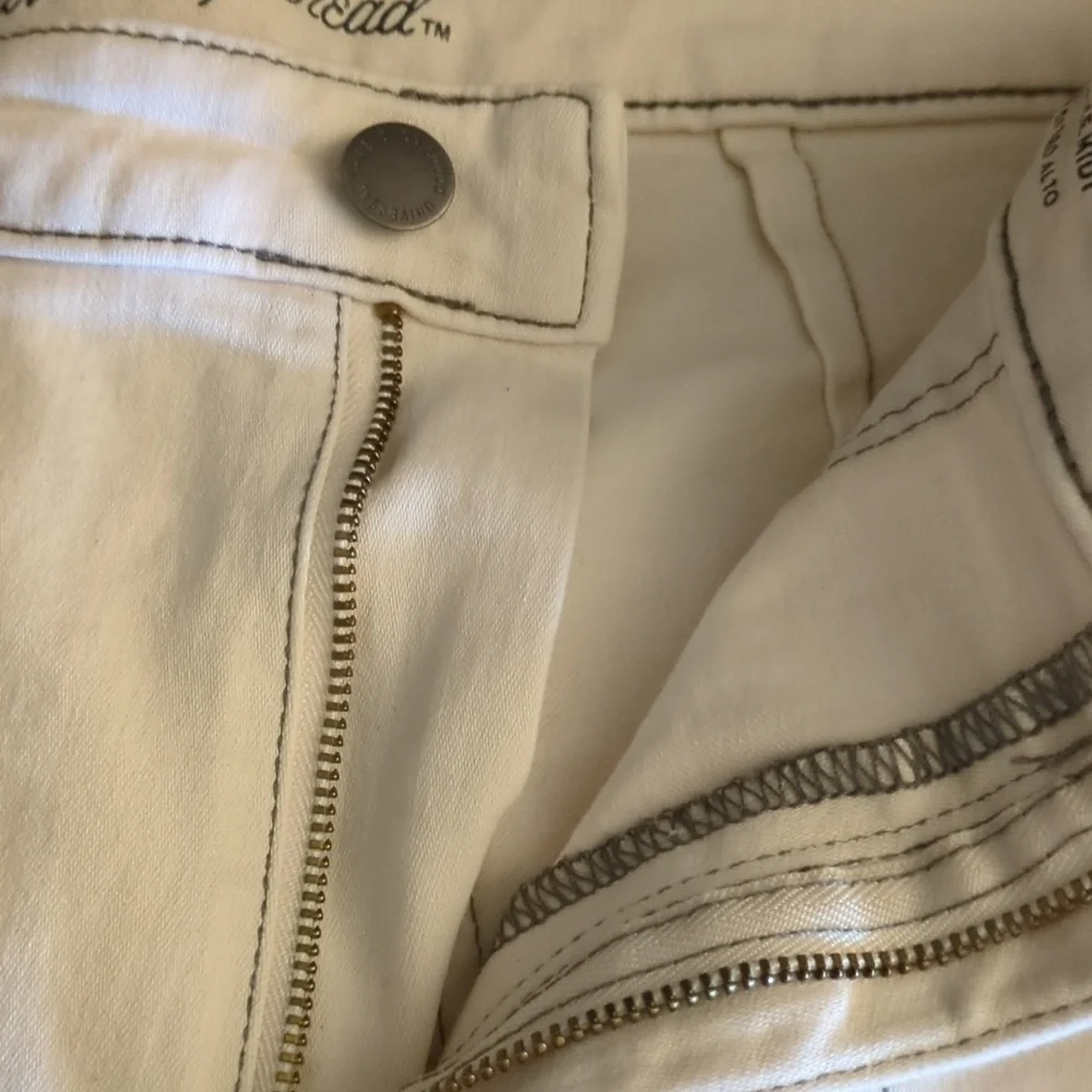 Target Universal Thread Contrast Shorts Cream trimmed Blue Stitching - Picture 4 of 6
